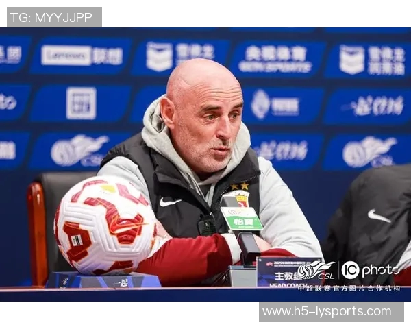 上海新援崔晓龙训练受伤将缺席揭幕战球队面临人员短缺挑战